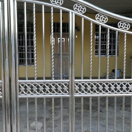 E&Y Homestay Kuala Rompin Eksteriør billede