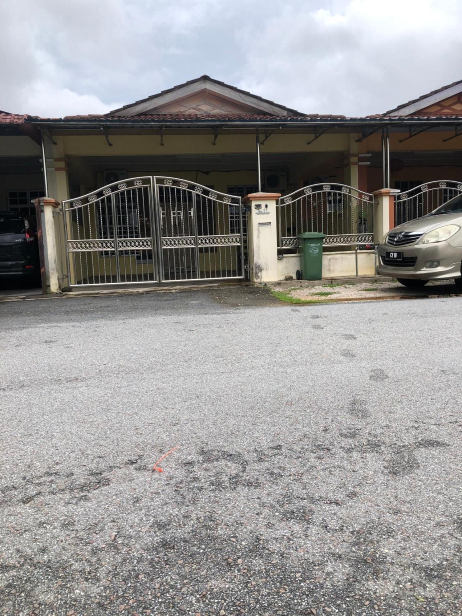 E&Y Homestay Kuala Rompin Eksteriør billede